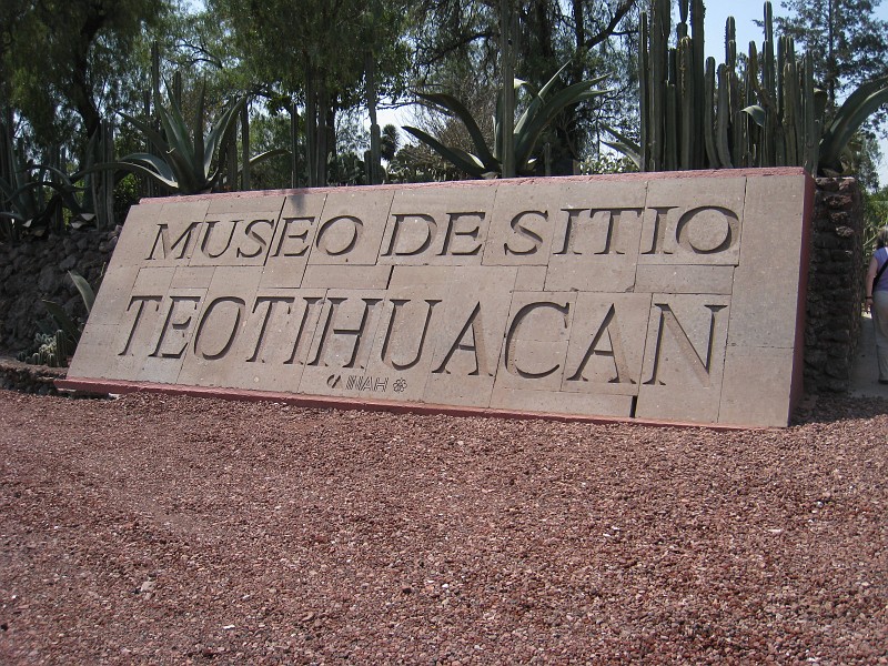 Mexico Pyramids - Mexico City 2009 1000.jpg - A trip to the Teotihuacan area of Mexico to visit the pyramids. A vast complex and a great climb to the top. This was followed by lunch in a cave, then a visit to the historical center of Mexico City. March 2009.